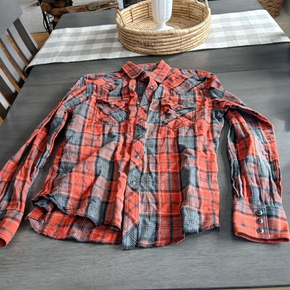 Wrangler Retro Fit Men's Red and Gray Plaid Shirt NWOT size L - Picture 1 of 5